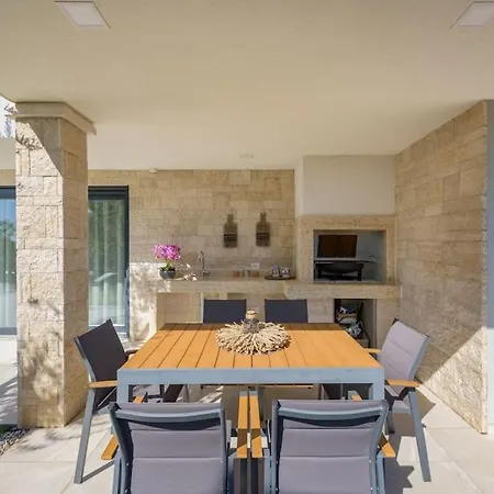 别墅 Panamera By Briskva *