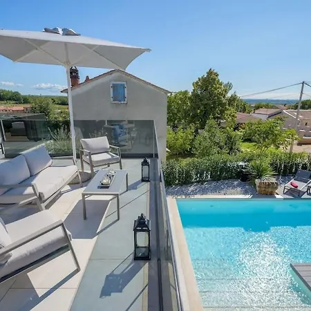 别墅 Panamera By Briskva