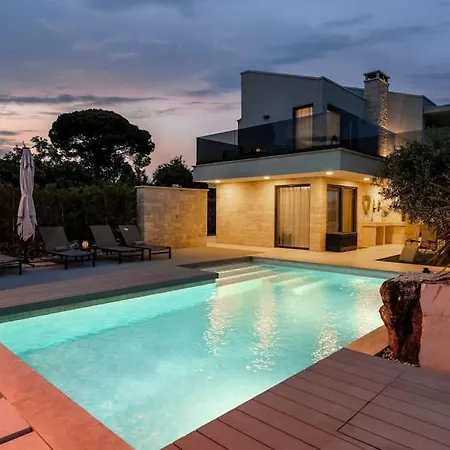 Panamera Villa Kastelir