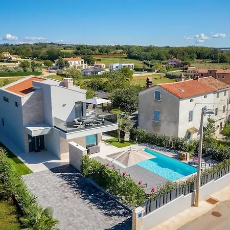 Panamera Villa Kastelir