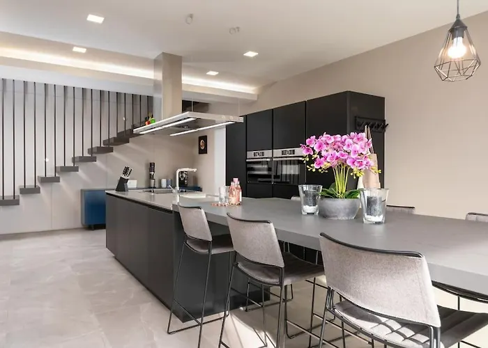 Panamera By Briskva Villa *